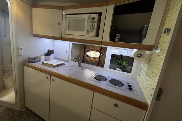 Itza Wrap 35ft Trojan Yacht For Sale