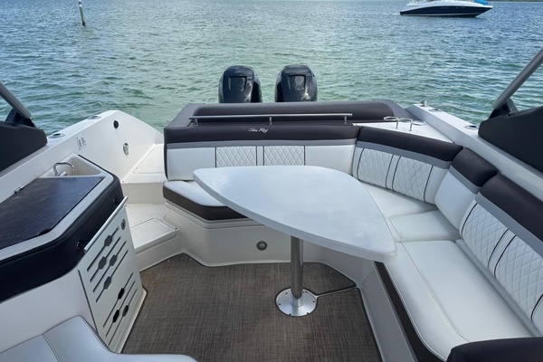 31ft Sea Ray Yacht For Sale