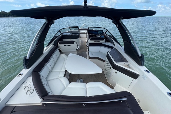 31ft Sea Ray Yacht For Sale
