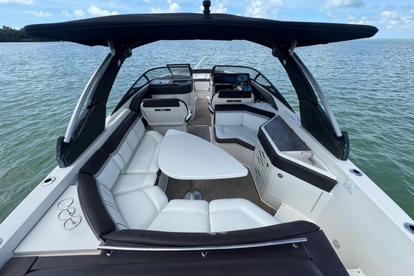 Photo of the 2017 Sea Ray 