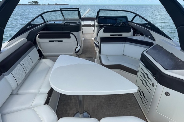 31ft Sea Ray Yacht For Sale