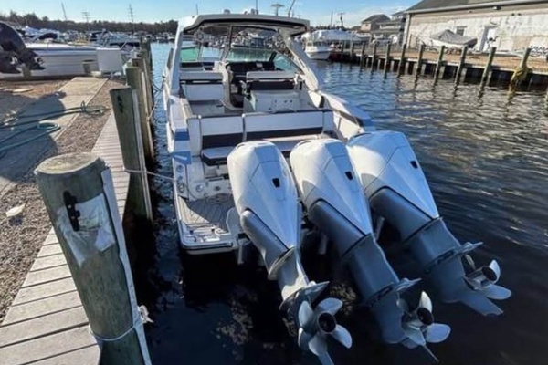 Photo of the 2021 Monterey 385SE Super Express