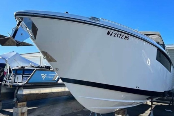Photo of the 2021 Monterey 385SE Super Express