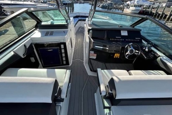 2021 Monterey 38