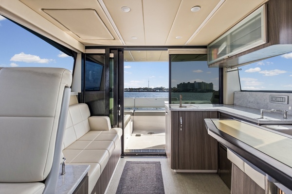38ft Regal Yacht For Sale