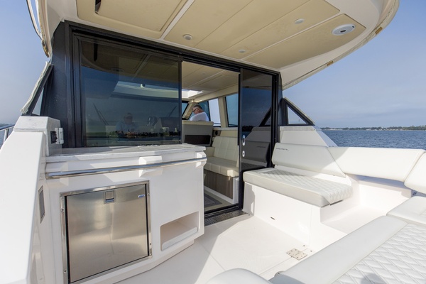 38ft Regal Yacht For Sale