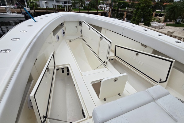 39ft SeaVee Yacht For Sale