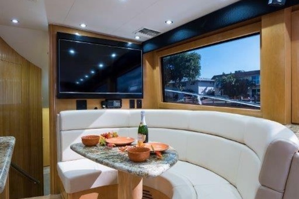 Hatteras 60 SALT RUSH - Dinette