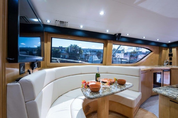 Hatteras 60 SALT RUSH - Dinette