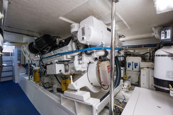Hatteras 60 SALT RUSH - Engine Room