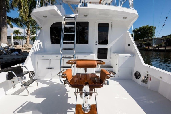 Hatteras 60 SALT RUSH -  Cockpit