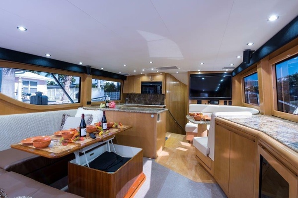 Hatteras 60 SALT RUSH - Salon
