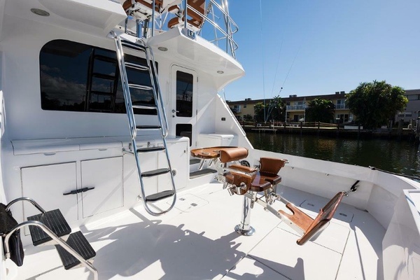 Hatteras 60 SALT RUSH -  Cockpit