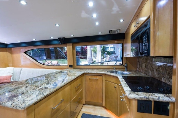 Hatteras 60 SALT RUSH - Galley