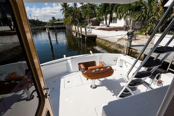 Hatteras 60 SALT RUSH -  Cockpit