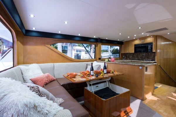 Hatteras 60 SALT RUSH - Salon