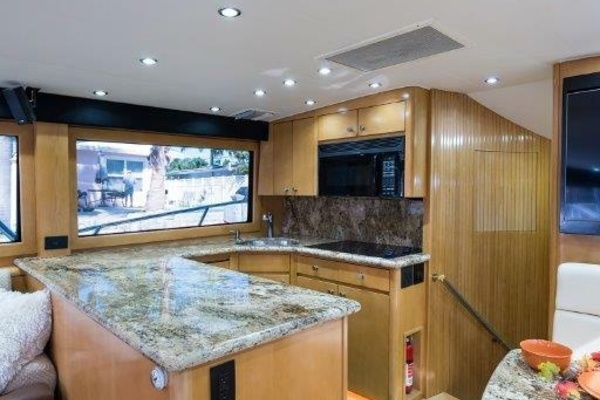 Hatteras 60 SALT RUSH - Galley