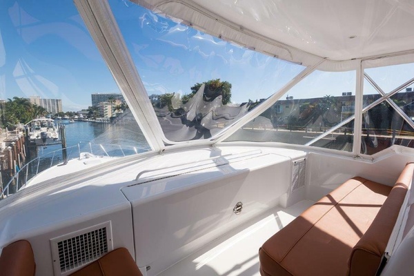 Hatteras 60 SALT RUSH - Flybridge Seating 
