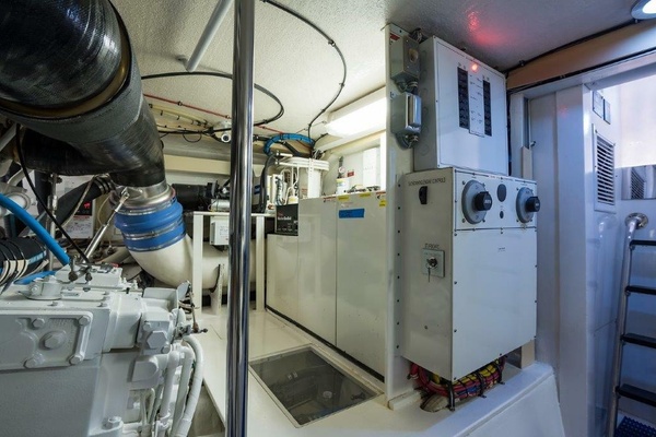 Hatteras 60 SALT RUSH - Engine Room