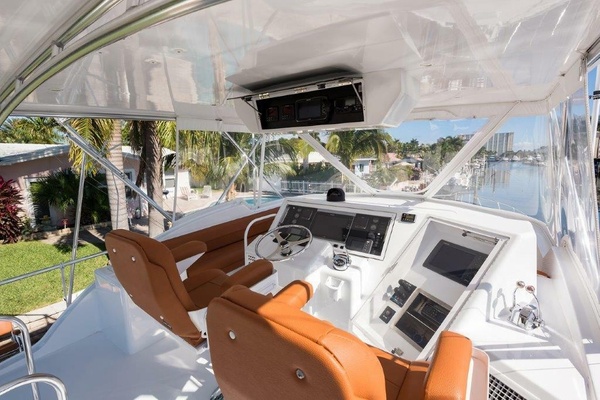 Hatteras 60 SALT RUSH - Flybridge/Helm