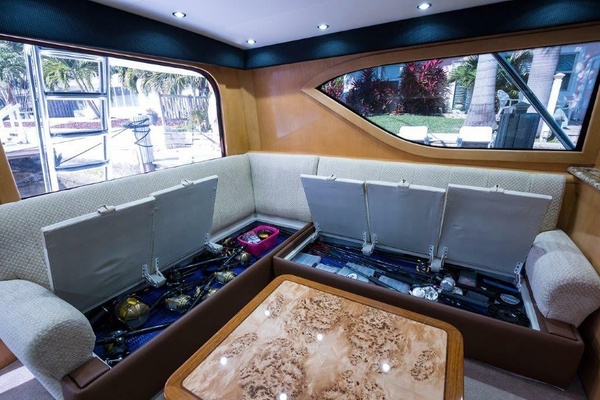 Hatteras 60 SALT RUSH - Salon