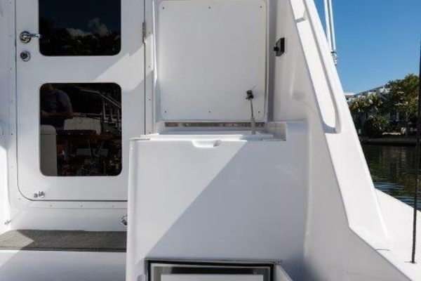 Hatteras 60 SALT RUSH -  Cockpit