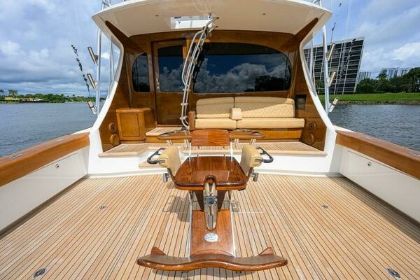 2023 Viking 64