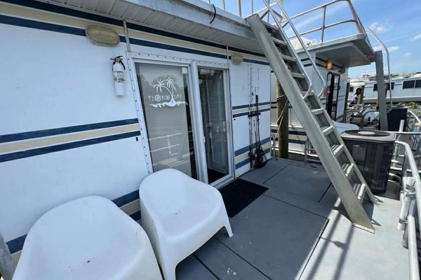 Kingfisher 46ft Aqua Chalet Yacht For Sale