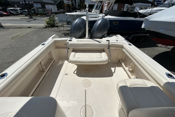 Photo of the 2016 Grady-White 255 Freedom