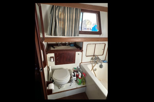 36ft Albin Yacht For Sale