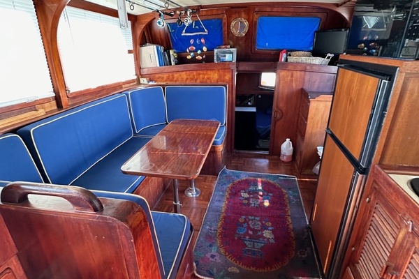 36ft Albin Yacht For Sale