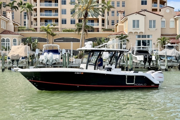 30-ft-Robalo-2021-R302 Center Console- Clearwater Beach Florida United States  yacht for sale