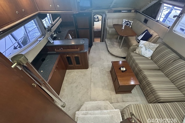 2000 Cruisers Yachts 44