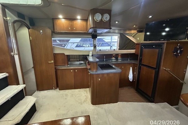 2000 Cruisers Yachts 44