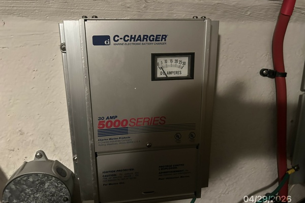44' Cruisers battery charger2