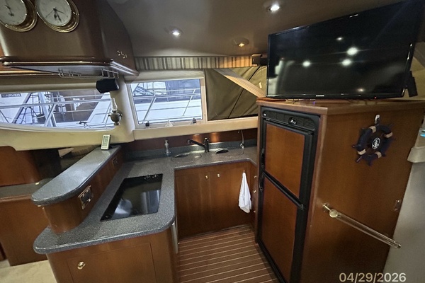 44' Cruisers galley2
