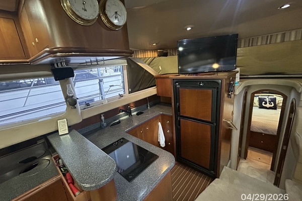 2000 Cruisers Yachts 44