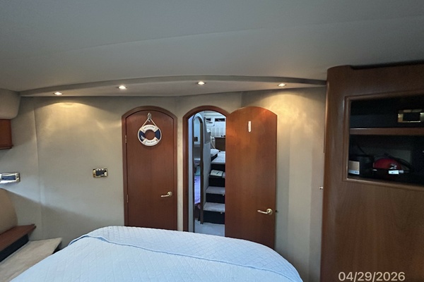 44' Cruisers forward guest stateroom aft