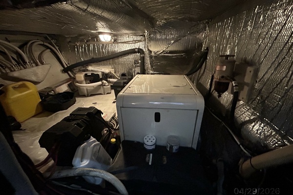 44' Cruisers generator room