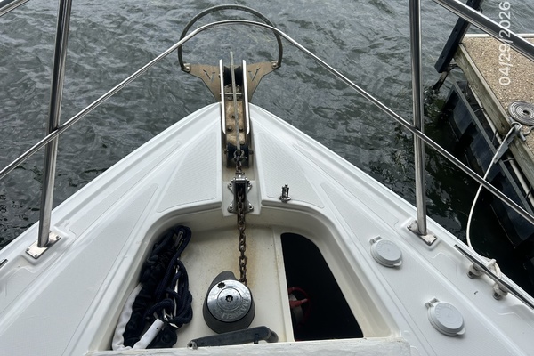44' Cruisers anchor windlass