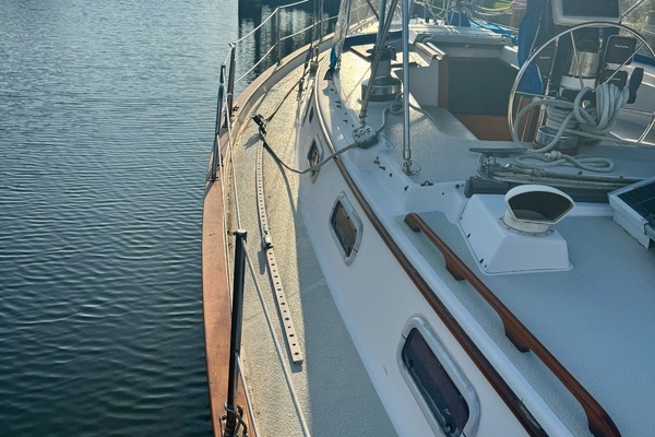 Photo of the 1990 Morgan 44 "Windfang II"