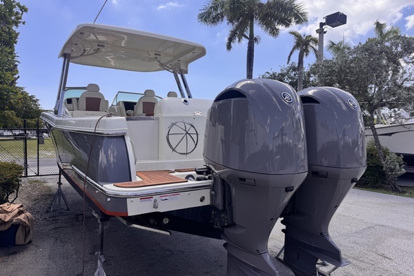 2018 Chris-Craft 30