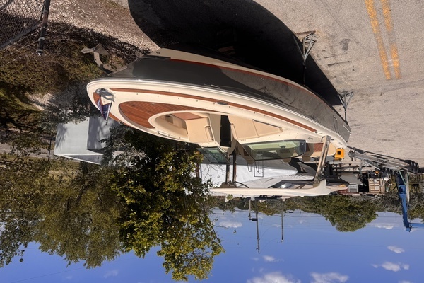 2018 Chris-Craft 30