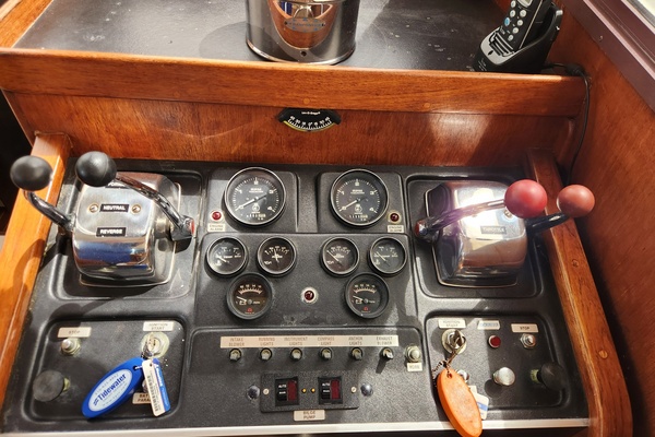 Folly Squared 44ft Gulfstar Yacht For Sale