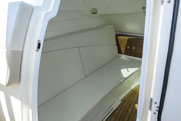 Veronica 32ft Boston Whaler Yacht For Sale
