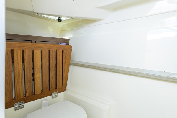 2023 Boston Whaler 32