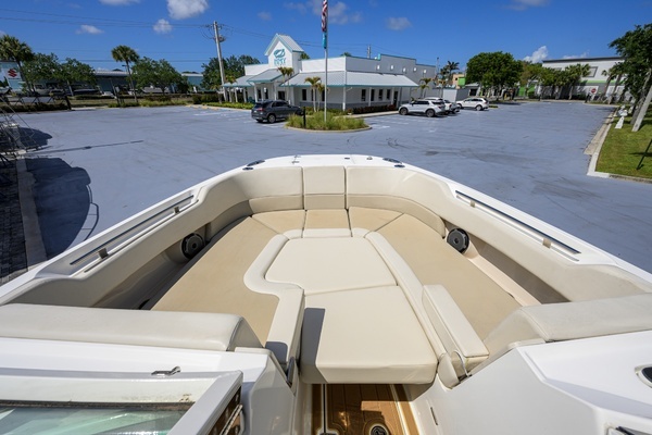 2023 Boston Whaler 32