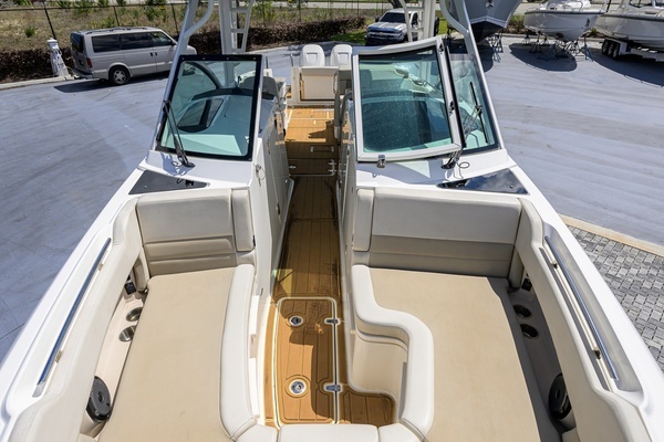 2023 Boston Whaler 32