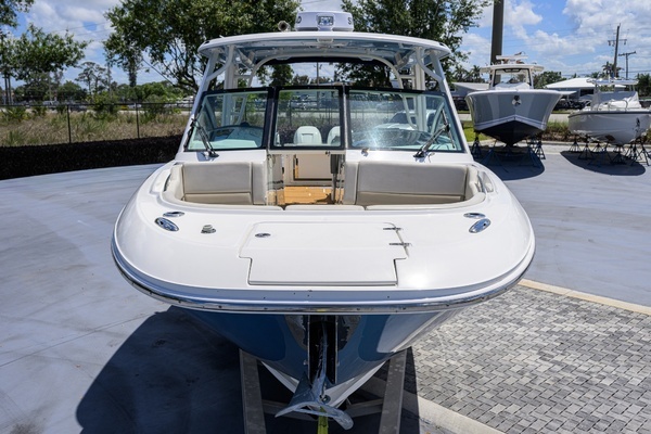 2023 Boston Whaler 32