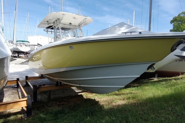 Photo of the 2006 Boston Whaler 320 Outrage "Punch List"
